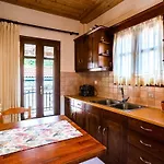 Stone - Comfy Mountain Getaway *
