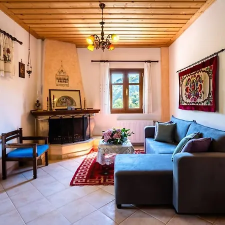 Apartamento Stone - Comfy Mountain Getaway Stemnitsa
