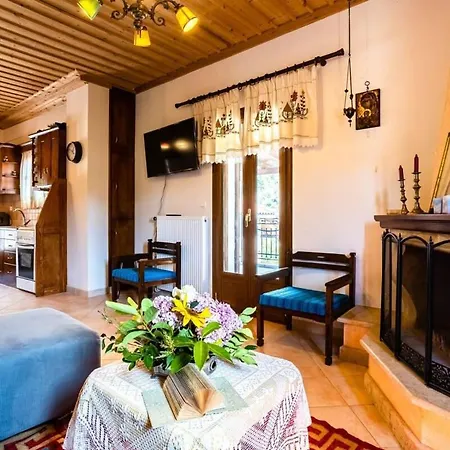 Stone - Comfy Mountain Getaway Stemnitsa