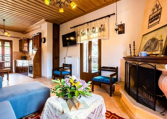 Stone - Comfy Mountain Getaway Stemnitsa